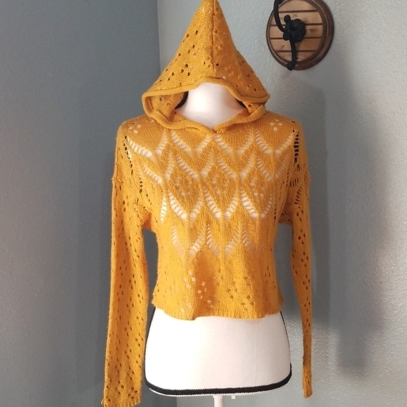 Generation 7 Crop Sweater - Picture 4 of 7